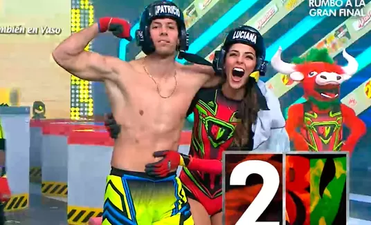 Luciana Fuster se burló de Patricio Parodi al mostrar sus abdominales como lo hace Fabio Agostini